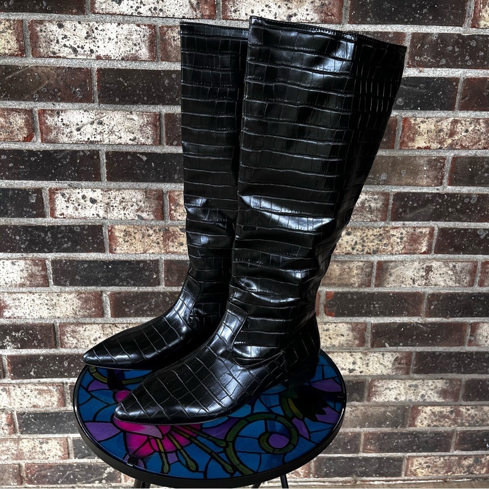 Tall Boots Women 8.5 Black Croc Embossed Pointed Toe Knee High Low Heel NWOT
